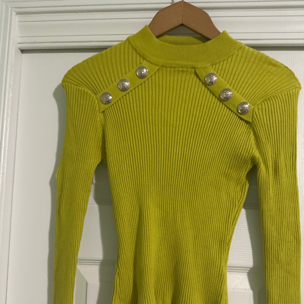 Bebe sweater top